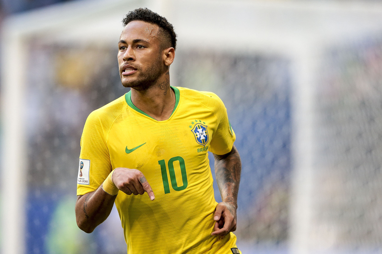 的碰撞更是 的碰撞更是